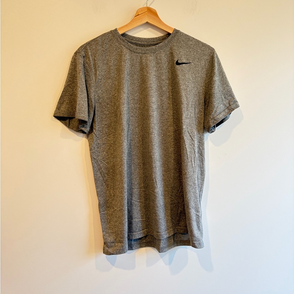 Bundle of four Men's Polo Shirts under armour and Nike dry fit size small - Picture 2 of 12